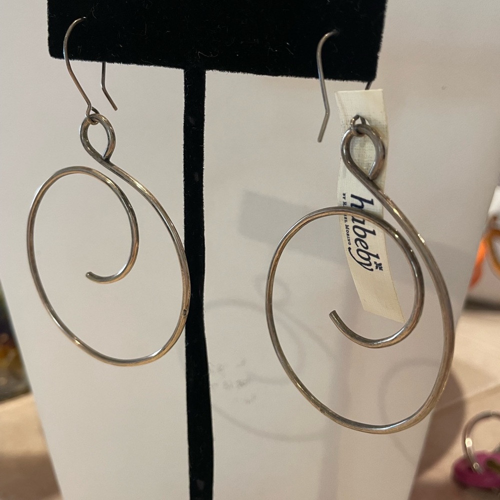Sterling swirl dangle
